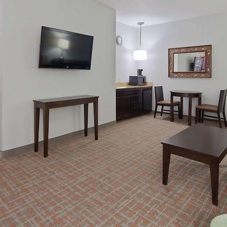 Best Western Plus Fredericksburg Exterior photo