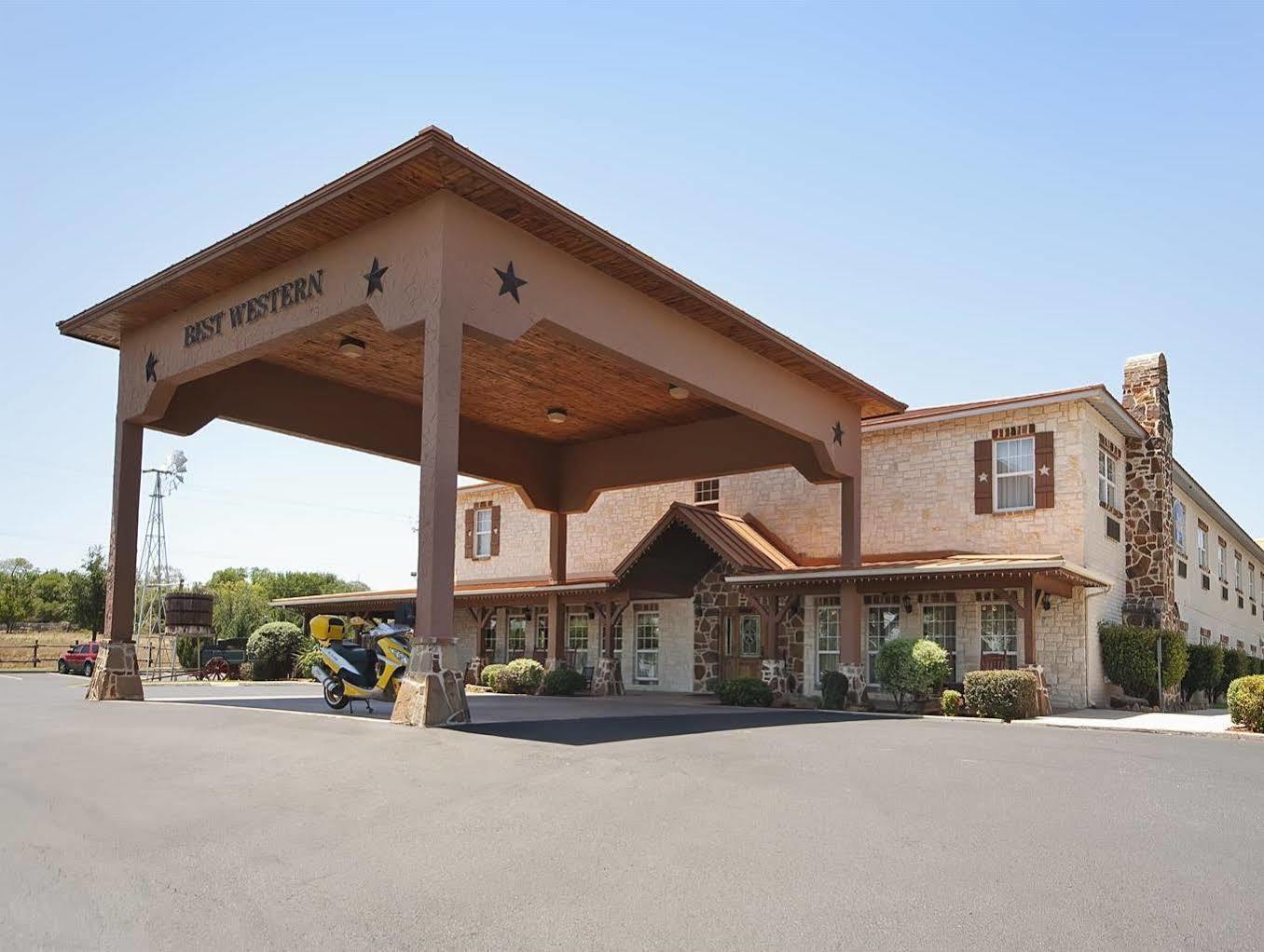 Best Western Plus Fredericksburg Exterior photo